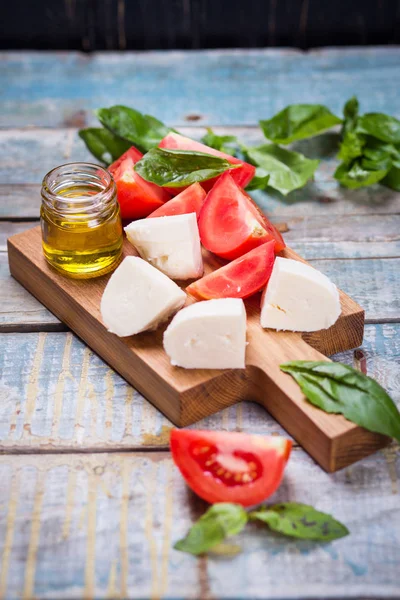 Taze domates ve Mozzarella.