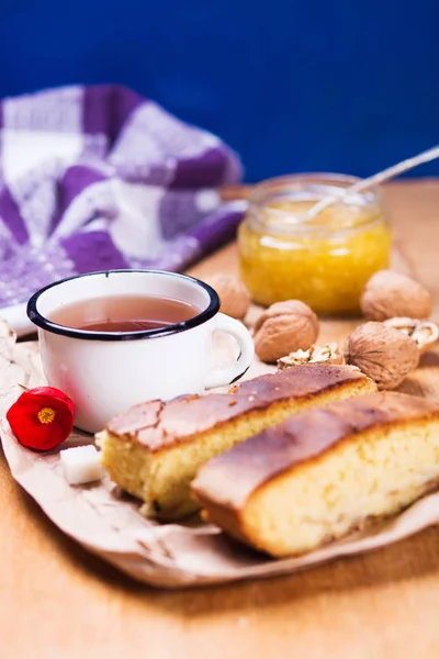 Tea with cake — Stock Photo, Image