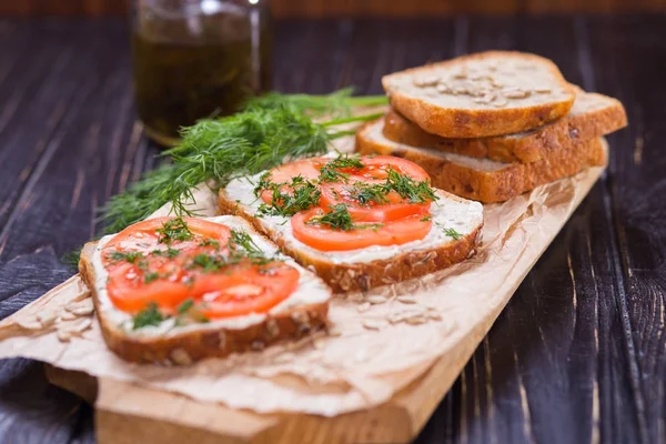 Sandwich con pomodori — Foto Stock