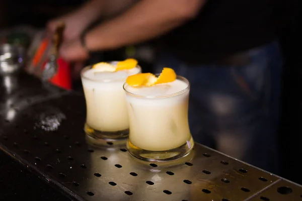 Bebida alcoólica com laranja — Fotografia de Stock