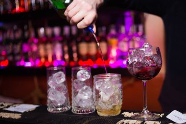 alkollü içki dökülen olduğunu