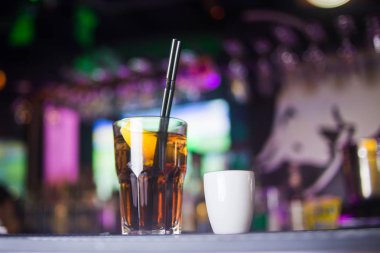 narenciye ile alkollü içki