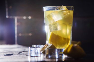 Soğuk limon içecek