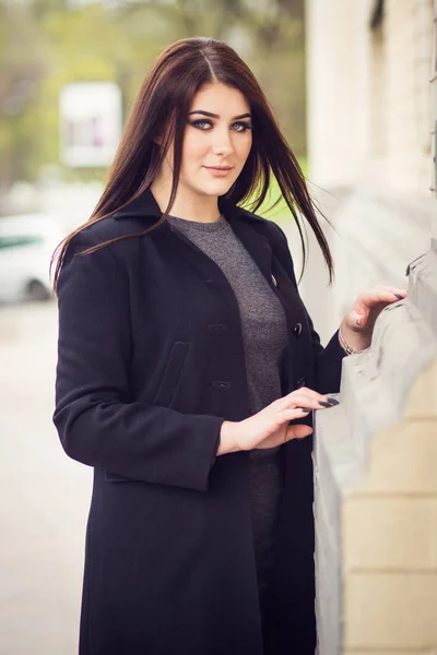 girl posing on street