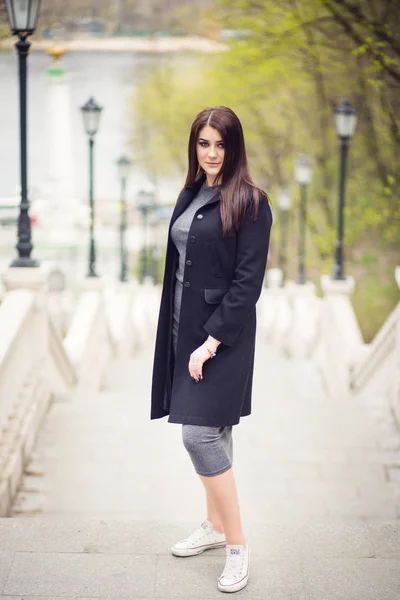 girl posing on street