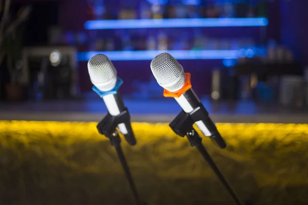 Microphone in restaurant — Stock Photo, Image