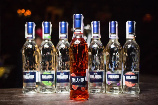 Botellas de Finlandia Vodka . —  Fotos de Stock