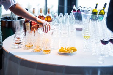 Yiyecek ve içecek olay misafirler için catering içinde