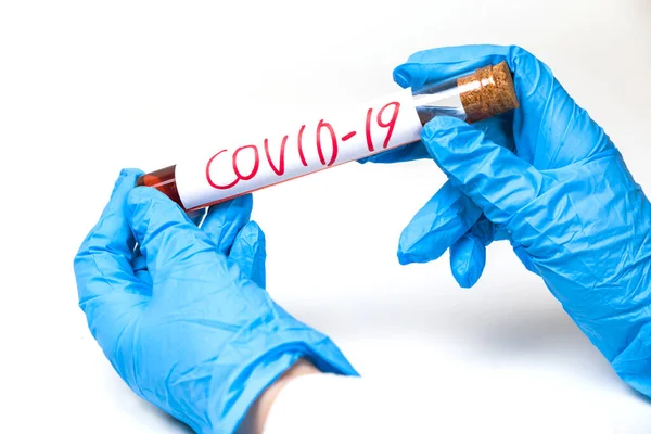 Coronavirus Covid Muestra Sangre Infectada Tubo Muestra Mano Del Médico — Foto de Stock