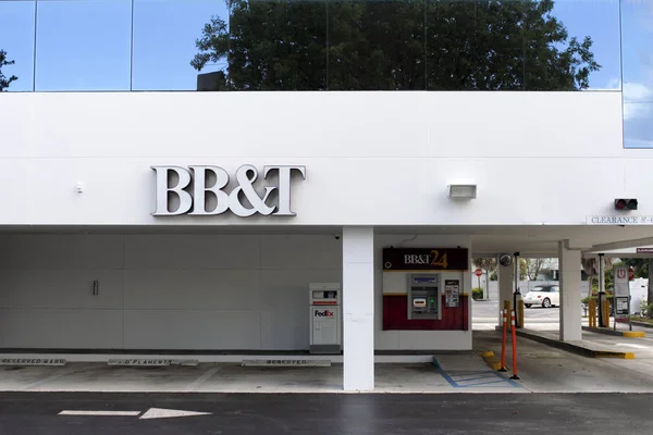 BB&T Bank Sign, ATM and Drive Through — Stock Photo, Image