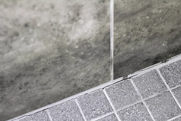 Cracked Shower Wall Corner Grout — Stockfoto