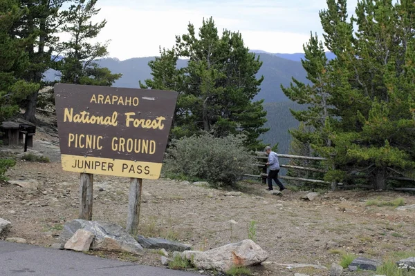 Juniper Pass Picnic Grounds Sign — Stock Photo, Image