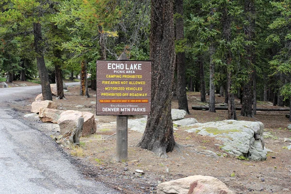 Echo Lake Picnic Área Sign —  Fotos de Stock