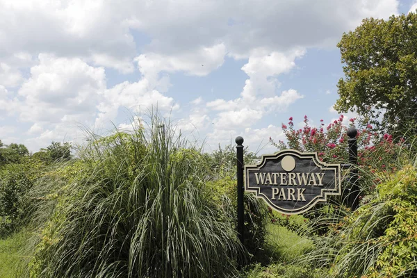 Waterway Park Sign in Beautiful Foliage — Stock Photo, Image