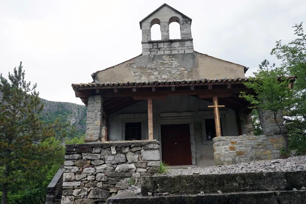 Igreja nas montanhas — Fotografia de Stock