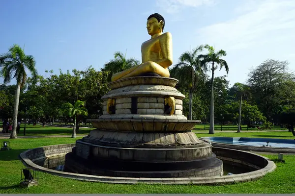 Buddha v parku — Stock fotografie