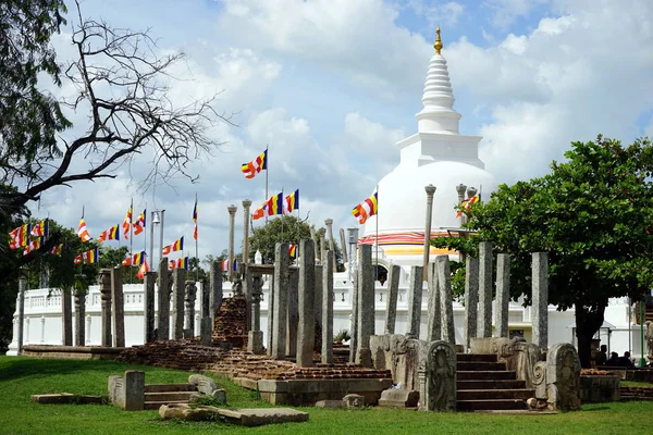 Thuparama Dagoba en Anuradhapura —  Fotos de Stock