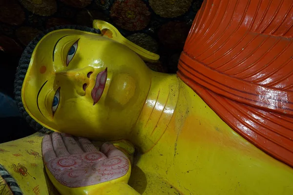 Big Buddha in cave — Stock Photo, Image