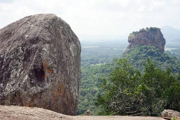 Big Rock on the top of Pidurangala — Stock Photo, Image