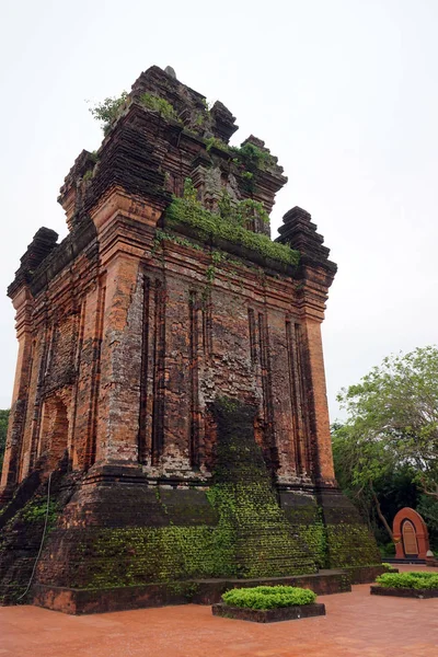 Cham torony Nhan hegyen — Stock Fotó