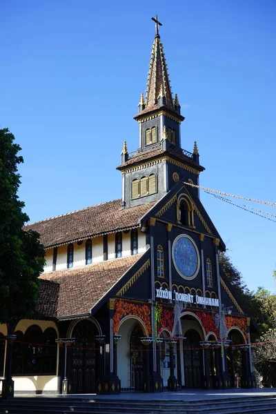 Fachada de igreja de madeira — Fotografia de Stock