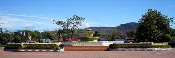 Brunnen im Park — Stockfoto