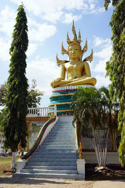 Großer goldener Buddha — Stockfoto