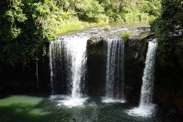 Champy Wasserfall in Laos — Stockfoto