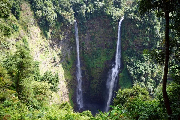 Tad Fane waterfall — Stock Photo, Image