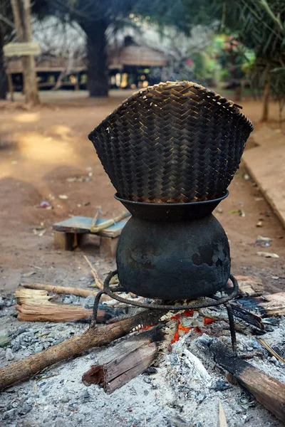 Cooking on the fire — Stock Photo, Image