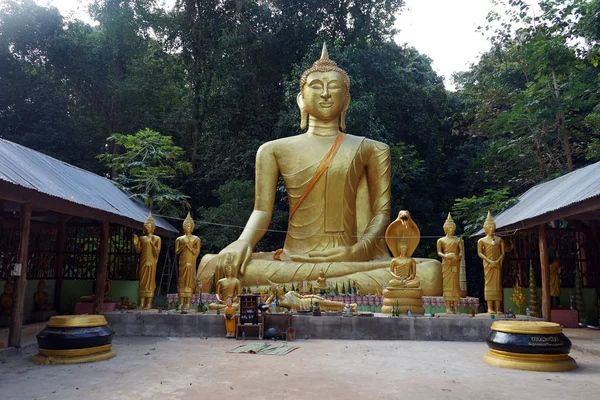 Big golden Buddha — Stock Photo, Image