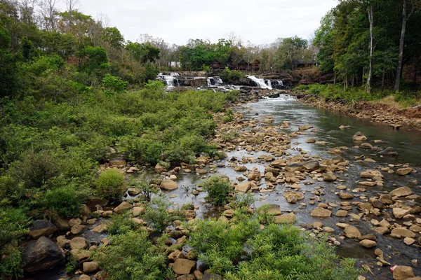 Tad Lo waterval — Stockfoto