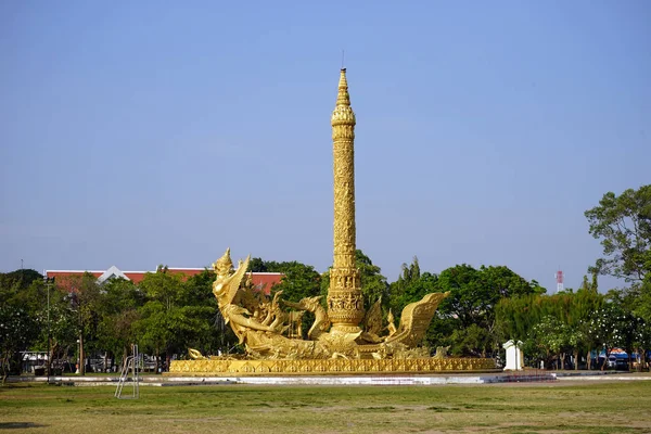 Candela dorata in Ubon — Foto Stock