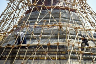 Stupa üzerinde çalışan