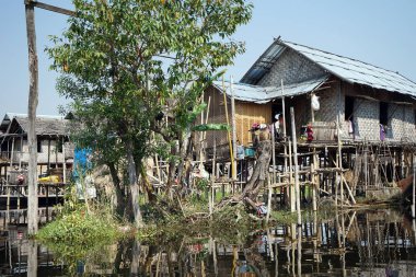 Myanmar ahşap evler