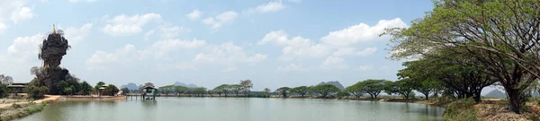 Pagoda Kyaukkalat en Myanmar —  Fotos de Stock