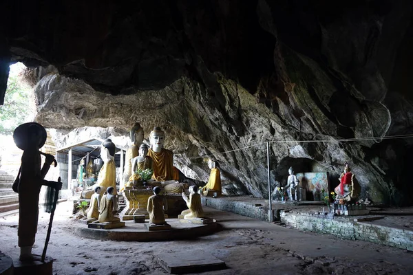 Budas en cueva — Foto de Stock