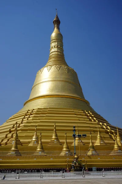Pagoda Shwemawdaw a Bago — Foto Stock