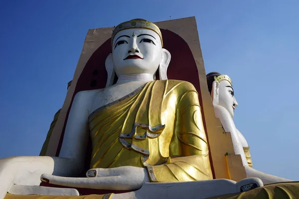 Kyaikpun Buddha in Bago — Stockfoto