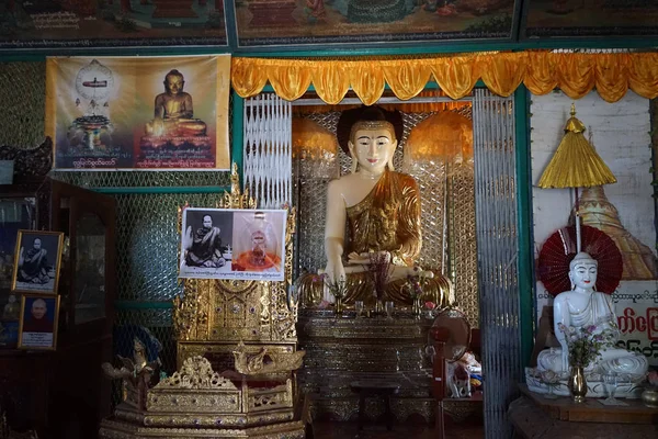 Monasterio de Oin Buddha —  Fotos de Stock