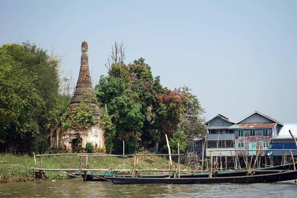 Vecchia pagoda di mattoni — Foto Stock