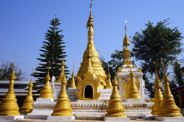 Myanmar altın stupas