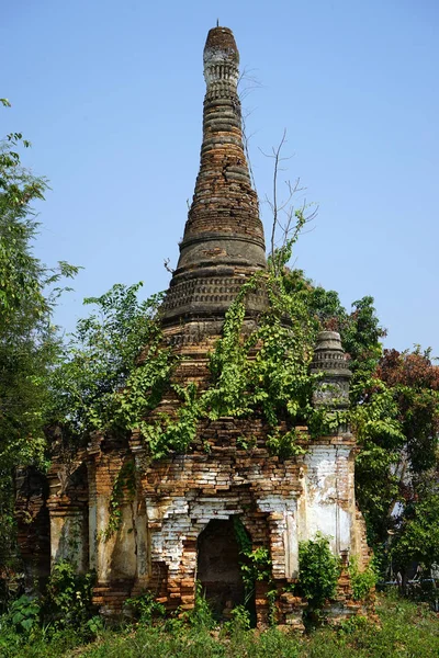 Vieille pagode en brique — Photo