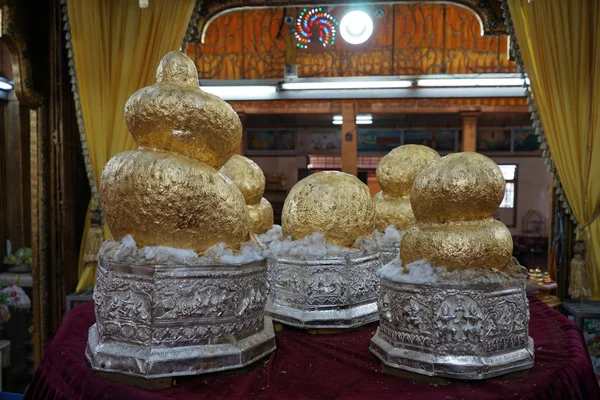 Vecchi Buddha in Myanmar — Foto Stock