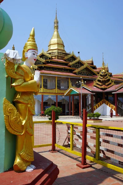 La pagoda di Phaung Daw Oo — Foto Stock