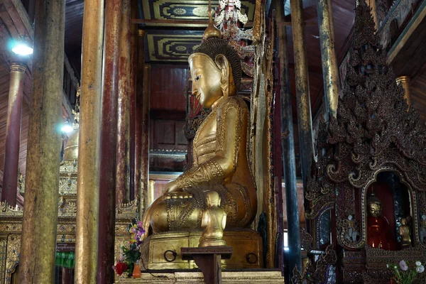 Buddha in monastery — Stock Photo, Image