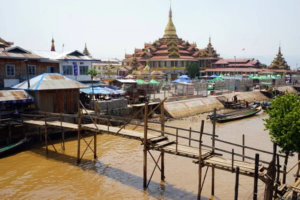 O pagode Phaung Daw Oo — Fotografia de Stock