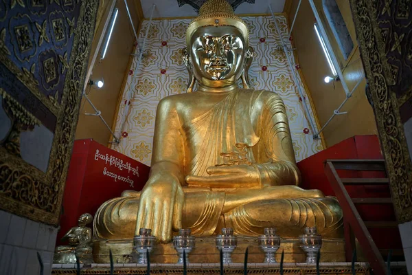 Buddha in monastery — Stock Photo, Image