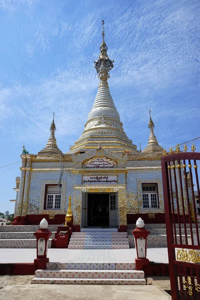 Temple bouddhiste au Myanmar — Photo