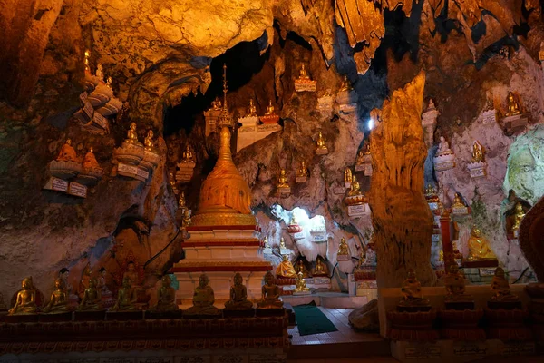 Budas en cueva — Foto de Stock